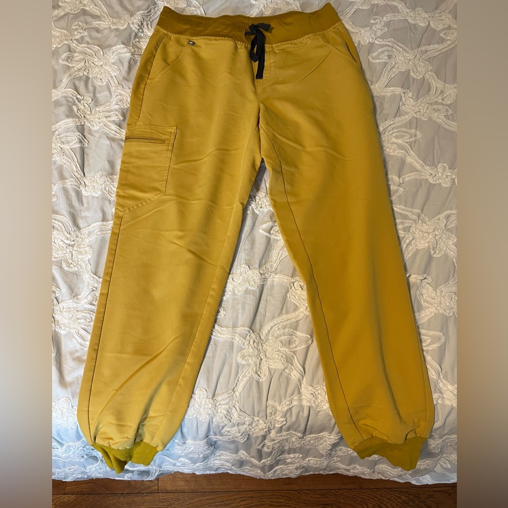 Women’s size M mustard joggers